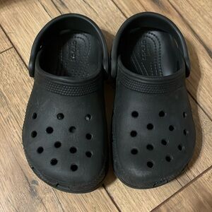 In new condition size 10 toddler crocs!